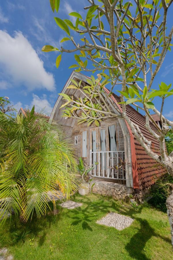 Hotel The Mel Huts Batununggul Exterior foto