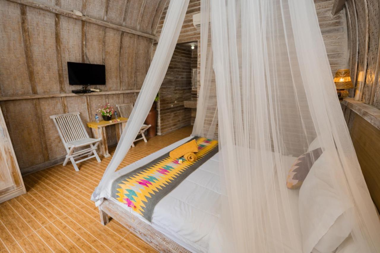 Hotel The Mel Huts Batununggul Exterior foto
