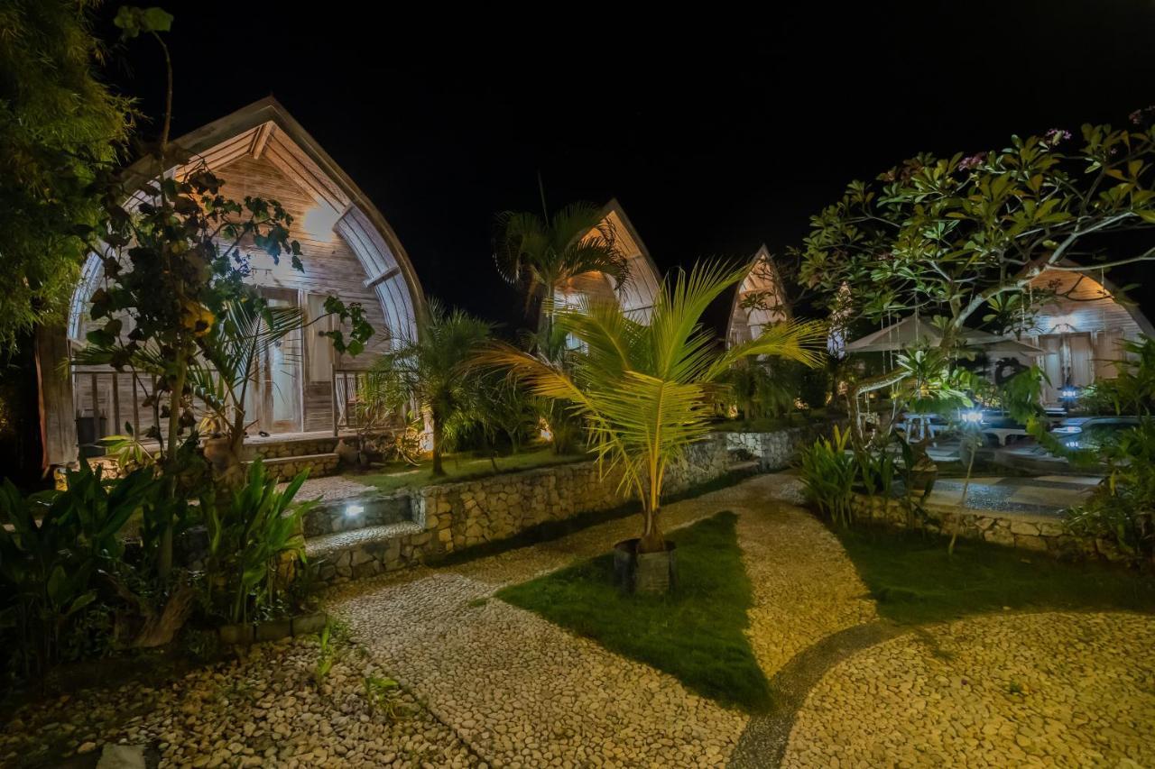 Hotel The Mel Huts Batununggul Exterior foto