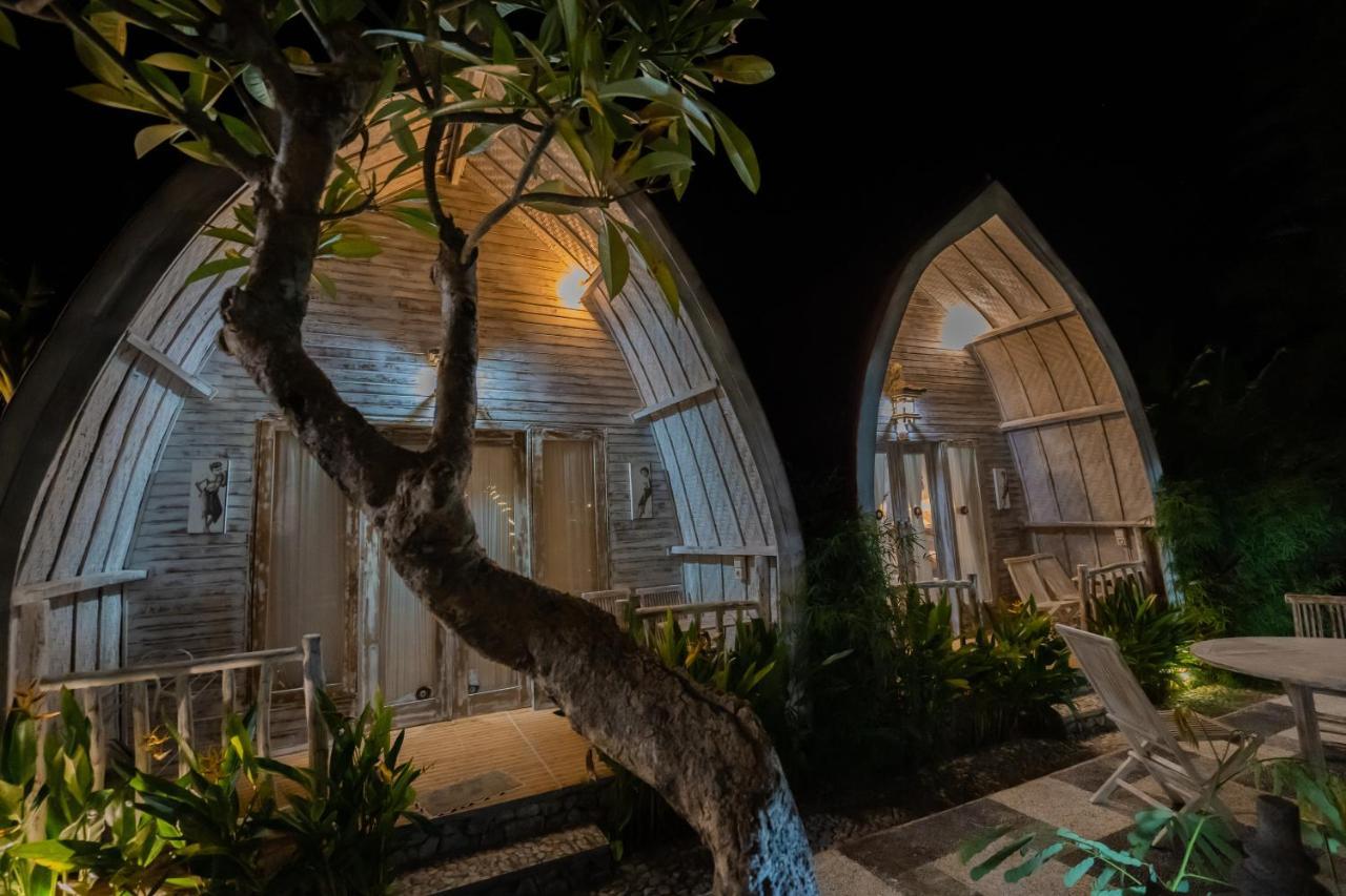 Hotel The Mel Huts Batununggul Exterior foto