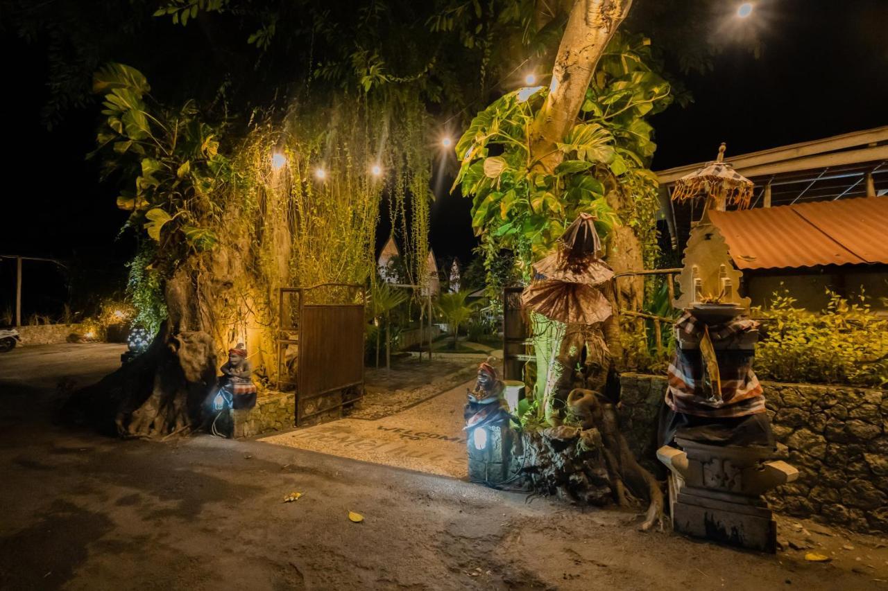 Hotel The Mel Huts Batununggul Exterior foto